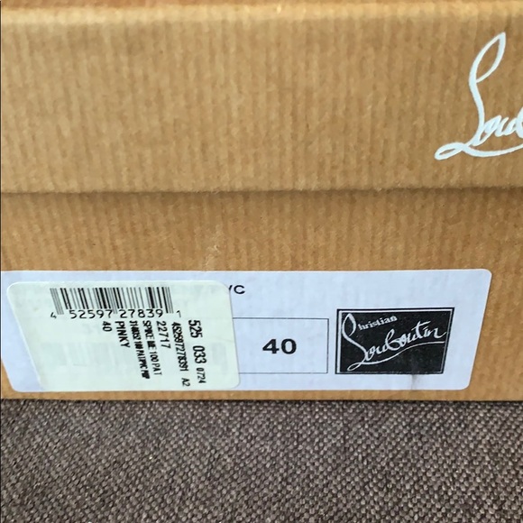 Christian Louboutin - Picture 7 of 8